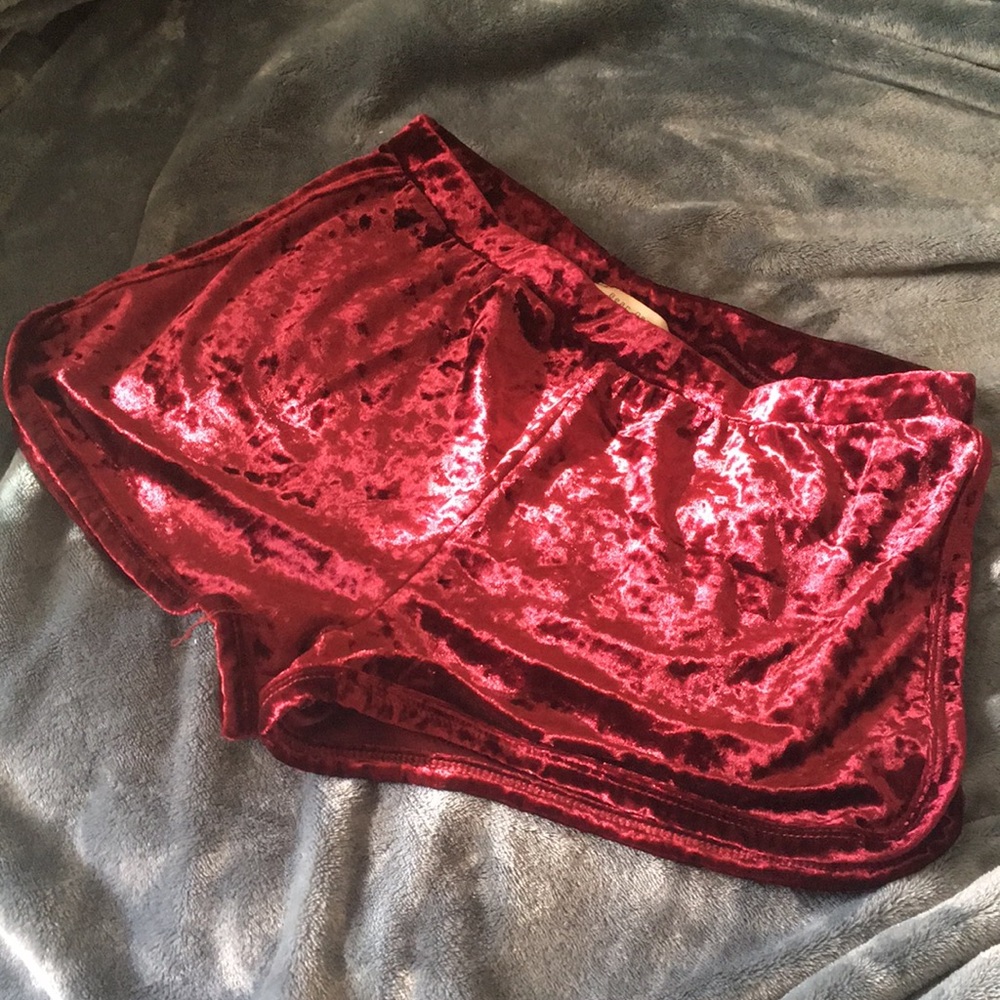 ✅Velvet shorts